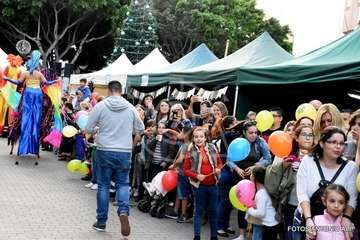 Papá Noel recibe el cariño de cientos de niños de Telde (Foto Antonio Alí y TA)